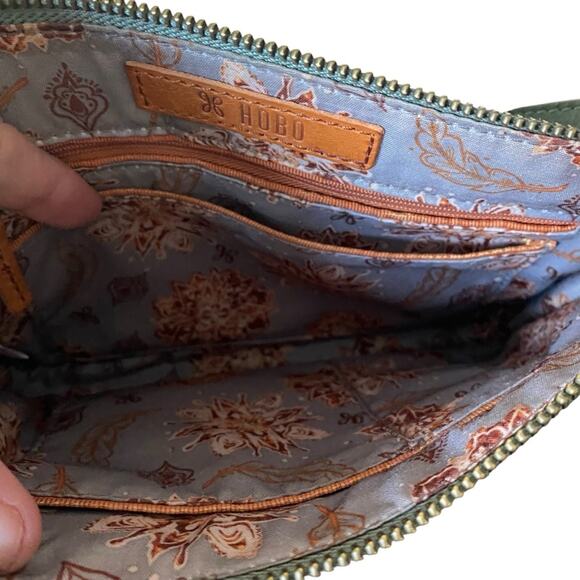 Hobo Billie Sage Green Zipper Leather Crossbody Purse - Picture 4 of 10